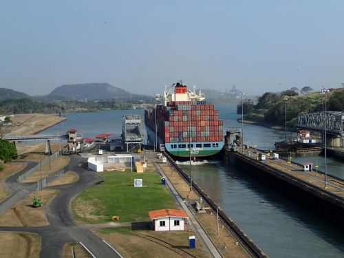 パナマ運河を通過した船