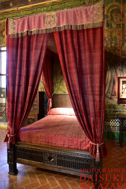 セゴビア城のベッド