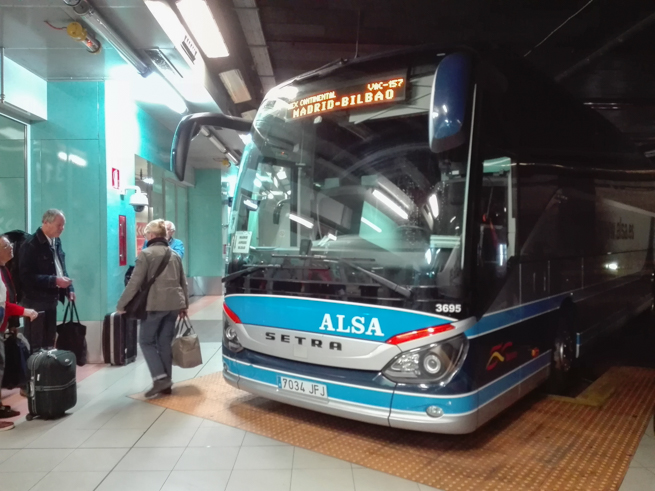マドリード発ビルバオ行きのバス