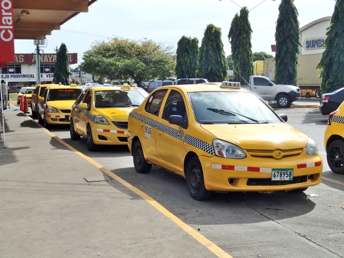 海外の危険なタクシーに安全に乗る方法！タクシー強盗・誘拐を防ぐ方法
