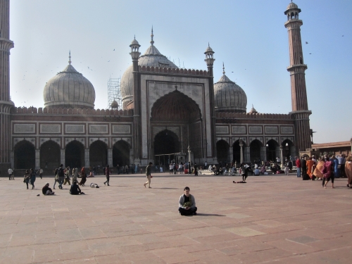 インドのアラビア系モスクで瞑想